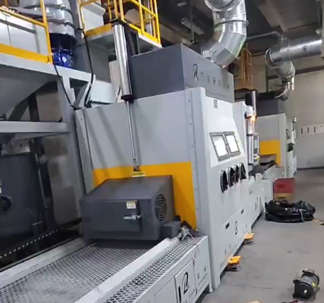 江津抛丸机 vs 喷砂机：工业清理该怎么选？