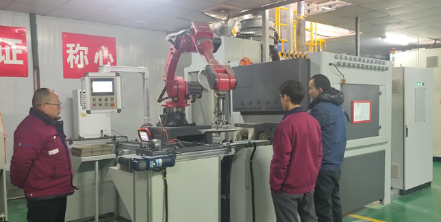 江津喷砂机在模具清理中的专业应用